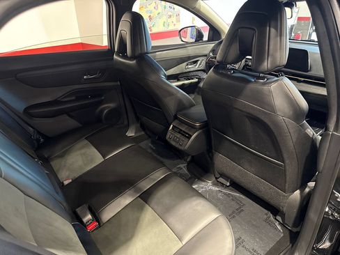 Used 2024 Nissan Ariya FWD image 74