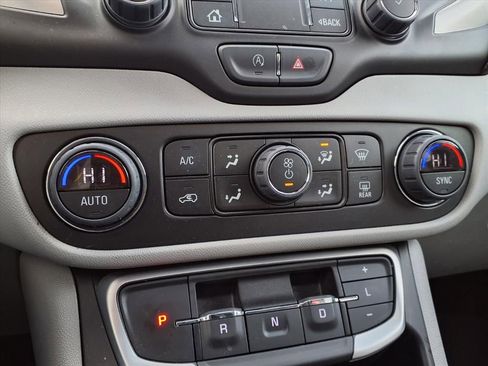 Certified 2022 GMC Terrain SLT w/ Tech Package image 10