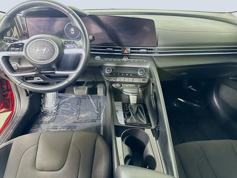 Used 2024 Hyundai Elantra SEL w/ Convenience Package image 18