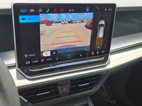 Used 2026 Volkswagen Tiguan SE w/ Panoramic Sunroof Package FWD image 21