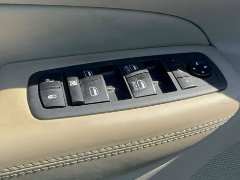Used 2021 Jeep Grand Cherokee Overland AWD/4WD image 24