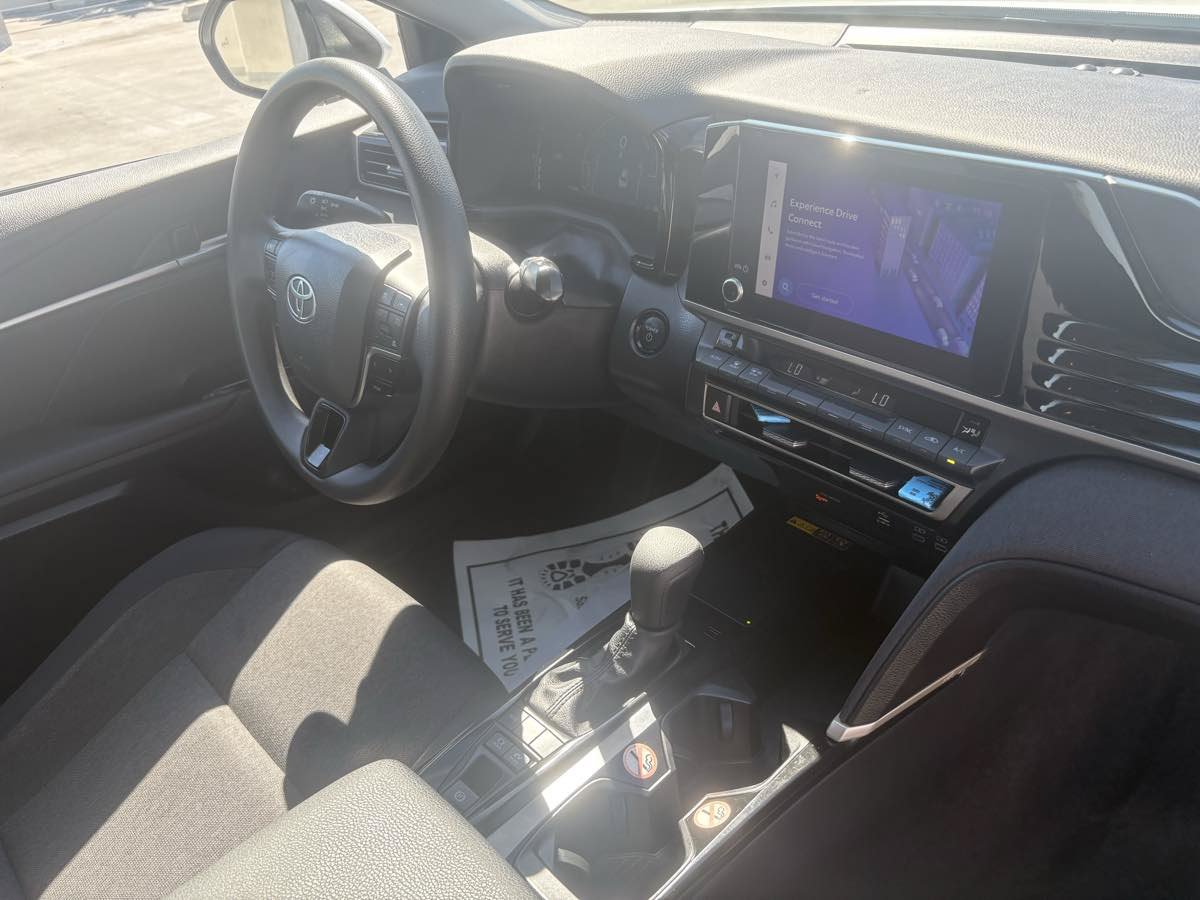 Used 2025 Toyota Camry LE FWD image 21
