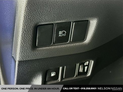 Used 2020 Toyota C-HR XLE image 10