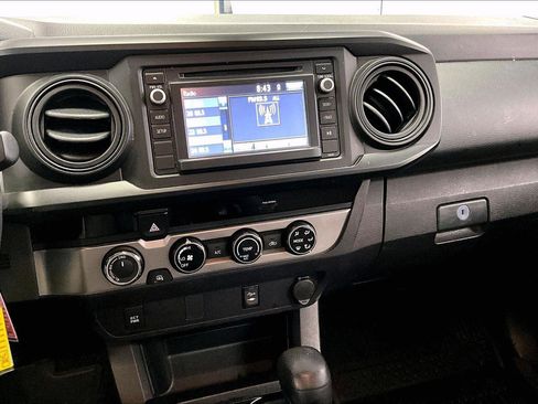 Used 2018 Toyota Tacoma SR image 6