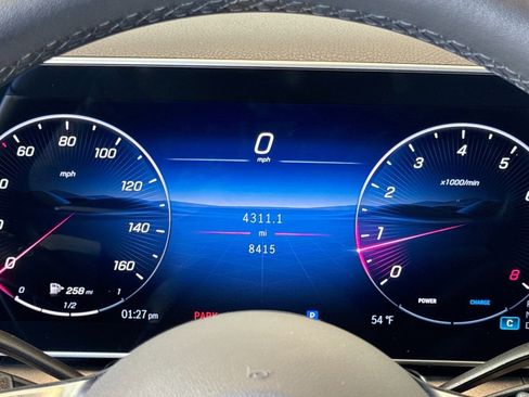 Certified 2025 Mercedes-Benz GLC 300 image 12