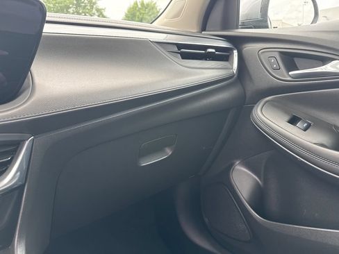 Certified 2025 Buick Encore GX Sport Touring FWD image 25