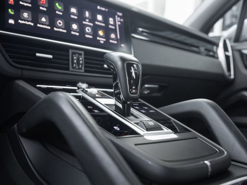 Certified 2023 Porsche Cayenne image 27