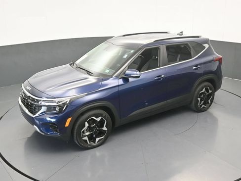 Used 2024 Kia Seltos EX FWD image 46