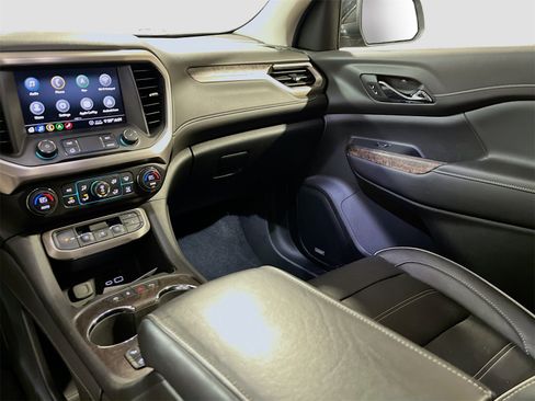 Used 2020 GMC Acadia Denali w/ Denali Ultimate Package image 25