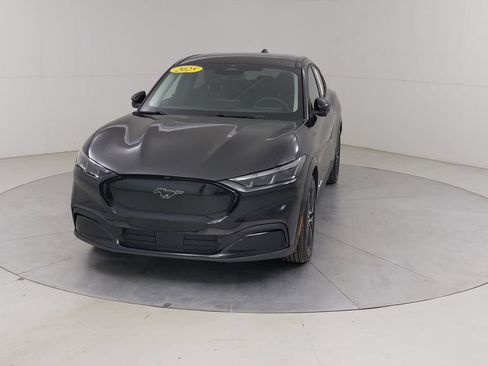Certified 2025 Ford Mustang Mach-E Premium AWD/4WD image 9
