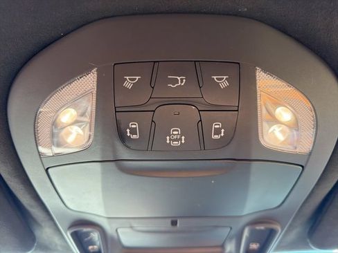 Used 2022 Chrysler Pacifica Pinnacle FWD image 32