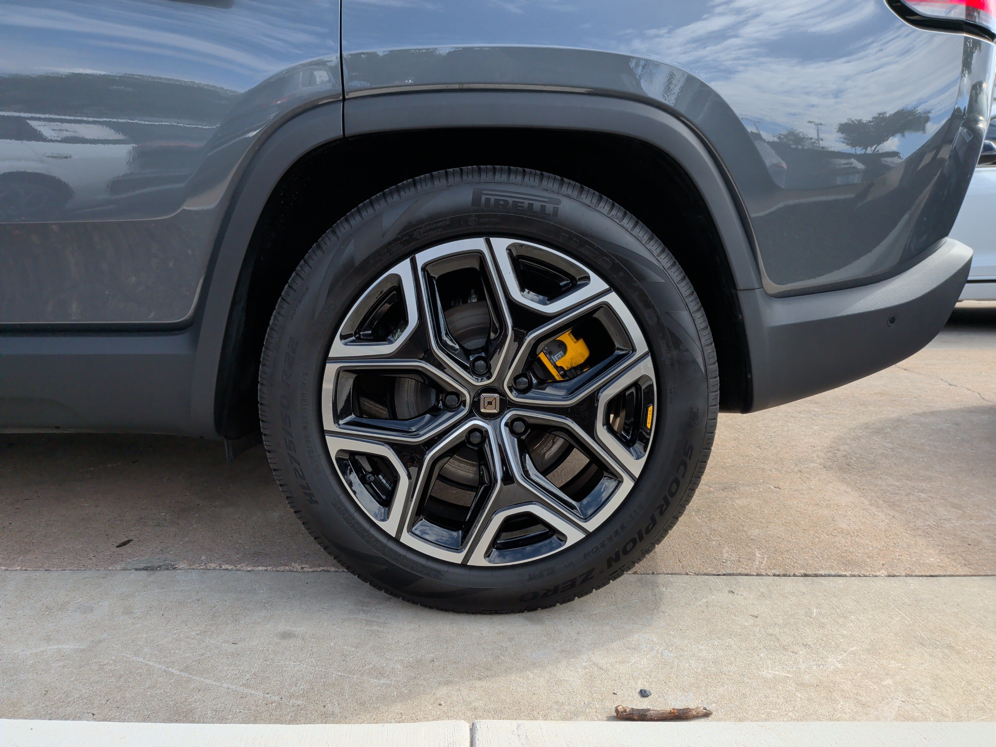 Used 2024 Rivian R1S Adventure Quad AWD/4WD image 13