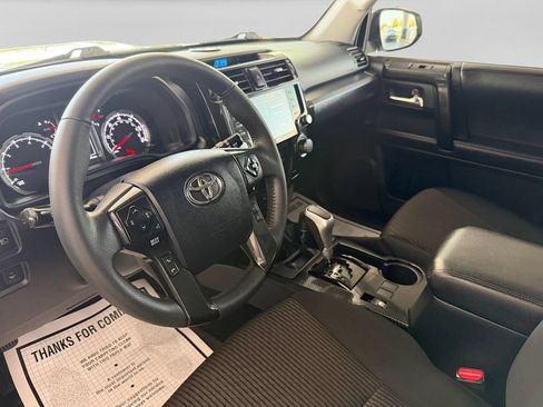 Used 2022 Toyota 4Runner TRD Off-Road AWD/4WD image 14