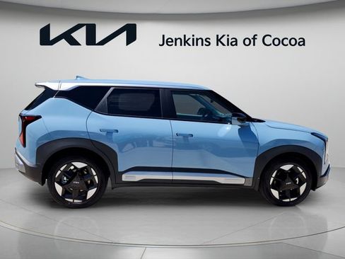 New 2027 Kia Seltos S FWD image 2