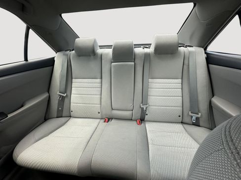 Used 2016 Toyota Camry LE FWD image 12