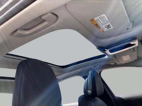 Certified 2025 Mercedes-Benz E 350 4MATIC Sedan w/ MBUS Superscreen Package image 29