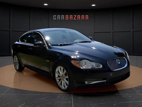 Used 2010 Jaguar XF Premium image 3