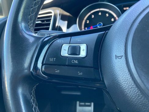 Used 2016 Volkswagen Golf R 4-Door image 15