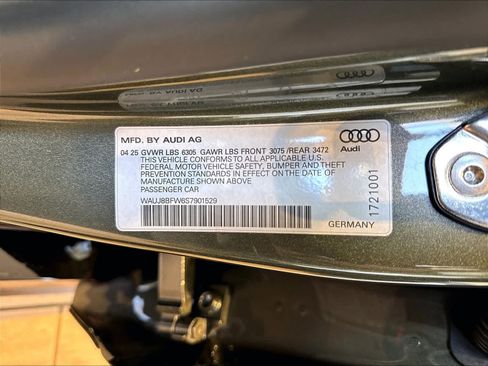 Used 2025 Audi RS e-tron GT performance w/ Dynamic Plus Package AWD/4WD image 34