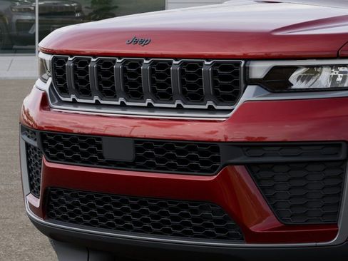 New 2026 Jeep Grand Cherokee L 2WD image 11