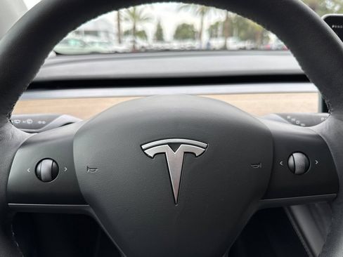 Used 2023 Tesla Model Y Long Range AWD/4WD image 25