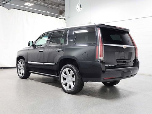 Used 2016 Cadillac Escalade Premium AWD/4WD image 3