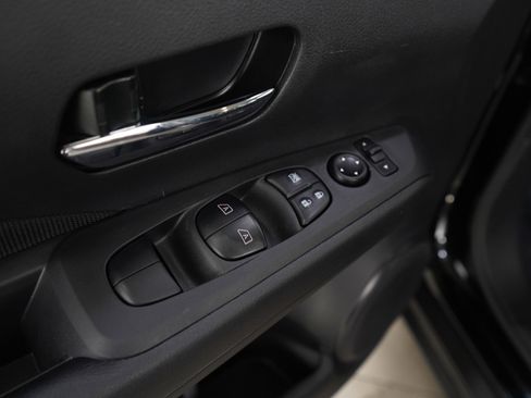 Used 2024 Nissan Kicks SV image 19