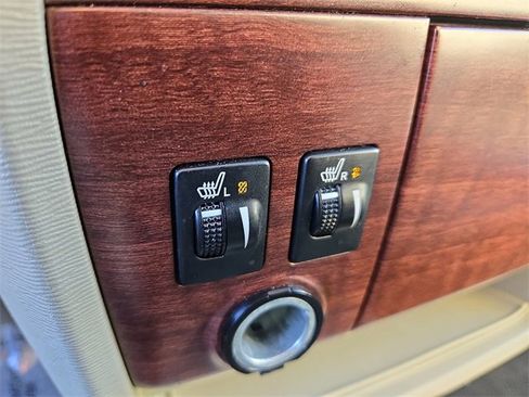 Used 2014 Toyota Sienna Limited image 26