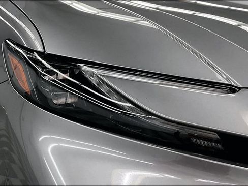 Used 2025 Toyota Camry XSE FWD image 34