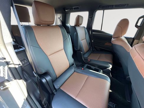 Used 2025 Lexus GX 550 image 29