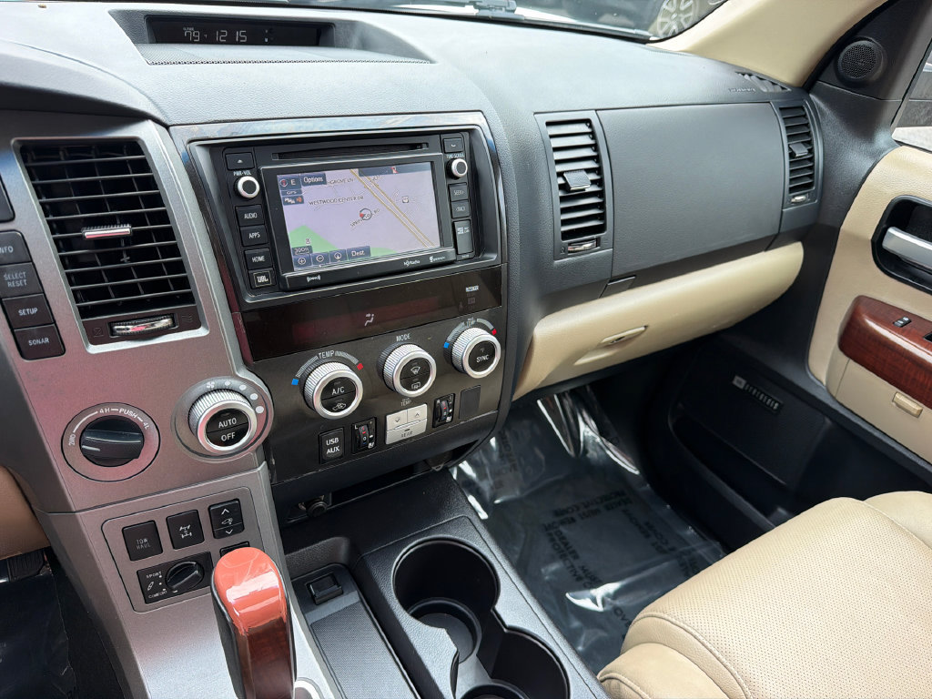 Used 2017 Toyota Sequoia Platinum AWD/4WD image 31
