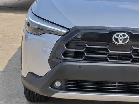 Used 2026 Toyota Corolla Cross XLE FWD image 5