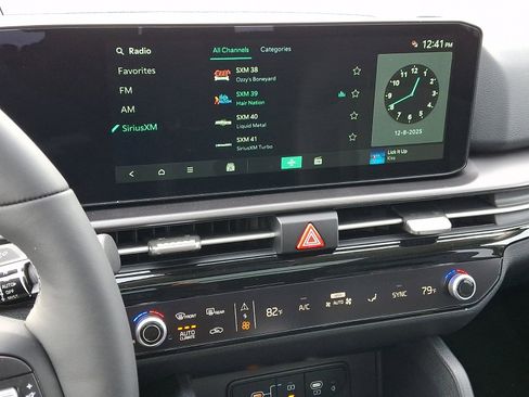 New 2026 Kia Sportage EX w/ EX Panorama Roof Package image 13