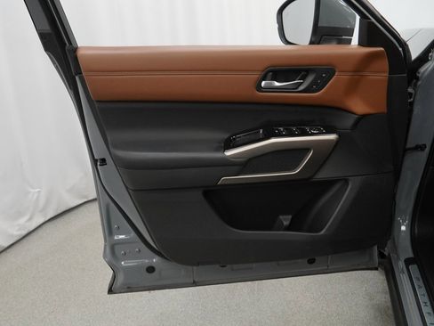 Used 2024 Nissan Pathfinder Platinum w/ Cargo Package image 46