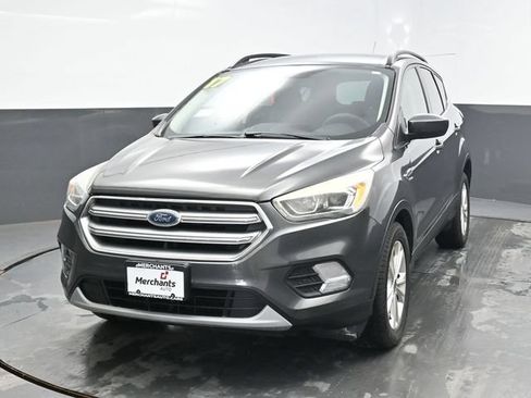 Used 2017 Ford Escape SE w/ Equipment Group 201A AWD/4WD image 2