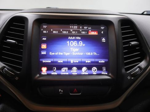 Used 2018 Jeep Cherokee Limited w/ Trailer Tow Group AWD/4WD image 25