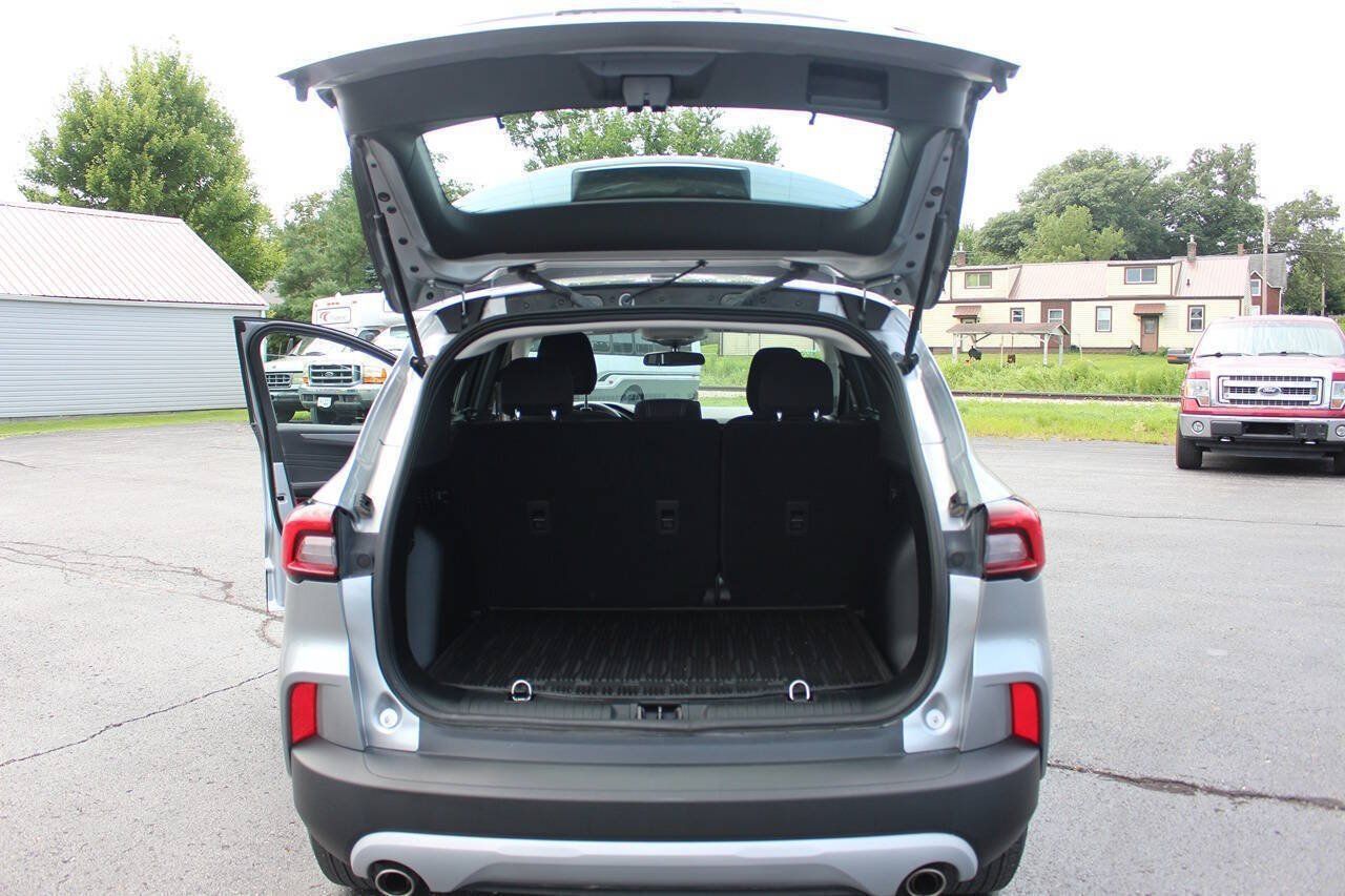 Used 2023 Ford Escape AWD image 11