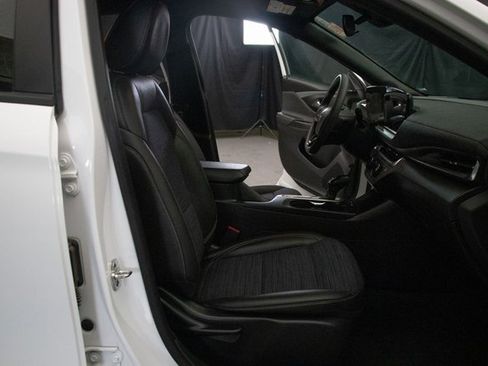 Used 2024 Buick Envista Preferred w/ Advanced Safety Package image 15