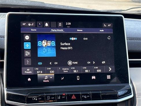 Used 2023 Jeep Compass Limited image 19