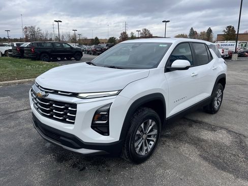 New 2026 Chevrolet Equinox LT image 3