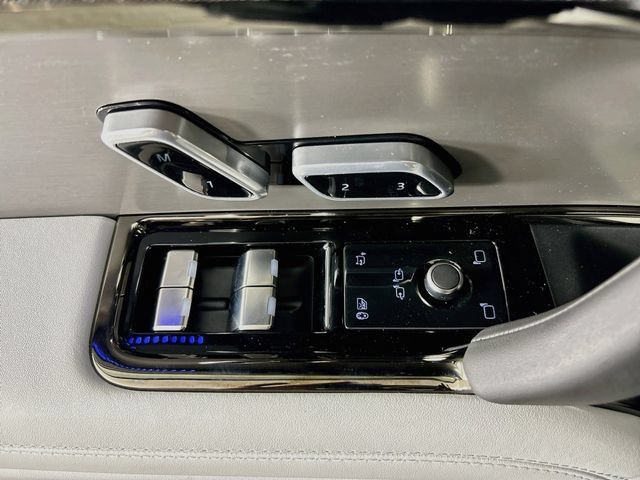 New 2027 Land Rover Range Rover Sport SE AWD/4WD image 19