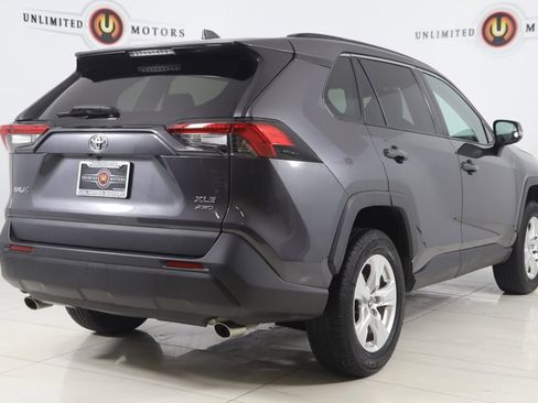 Used 2021 Toyota RAV4 XLE image 3