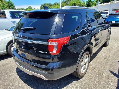 Used 2016 Ford Explorer XLT w/ Equipment Group 202A FWD image 8