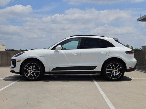 Used 2022 Porsche Macan AWD/4WD image 2
