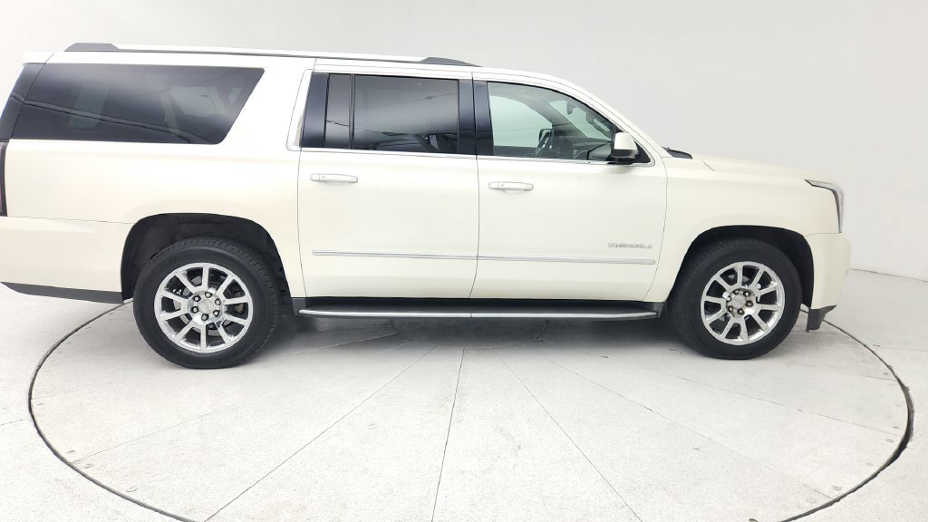 Used 2015 GMC Yukon XL Denali w/ Touring Package RWD image 8