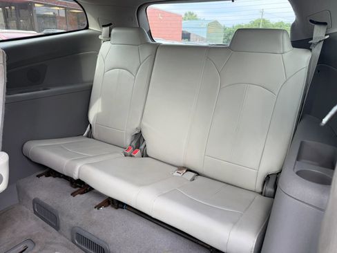 Used 2017 Chevrolet Traverse LT FWD image 14