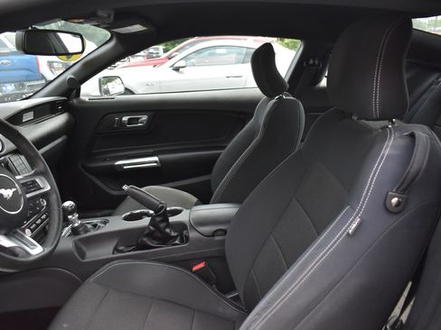 Used 2015 Ford Mustang Coupe RWD image 12