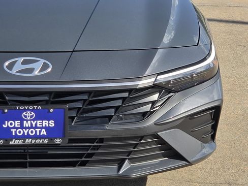 Used 2026 Hyundai Elantra Sport FWD image 4
