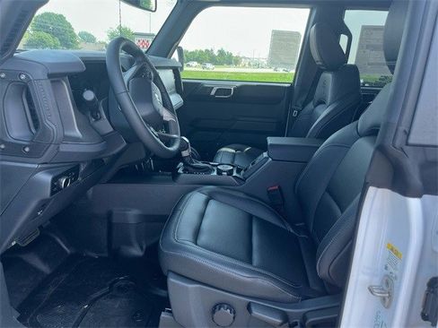 New 2025 Ford Bronco Badlands image 13