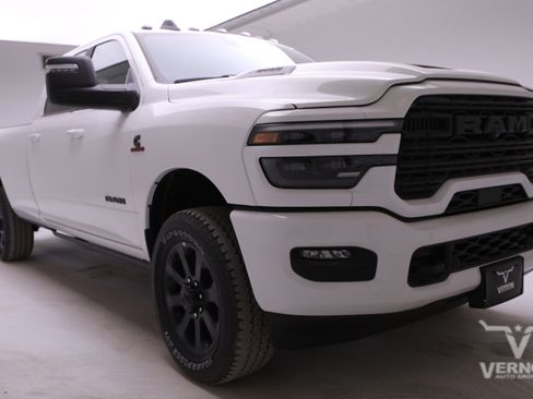 New 2026 RAM 2500 Laramie AWD/4WD image 7